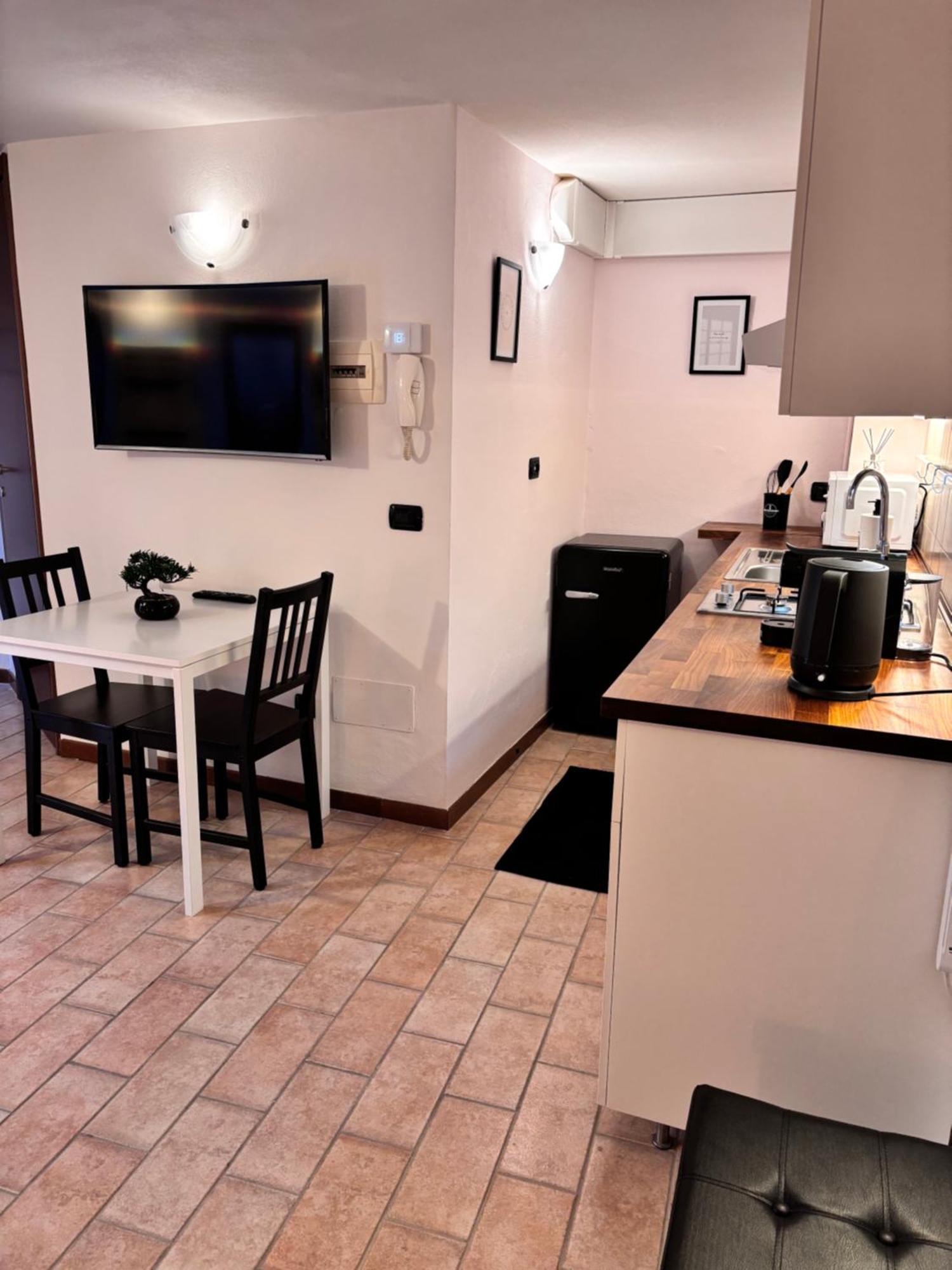La Vie Est Belle Apartment Arona