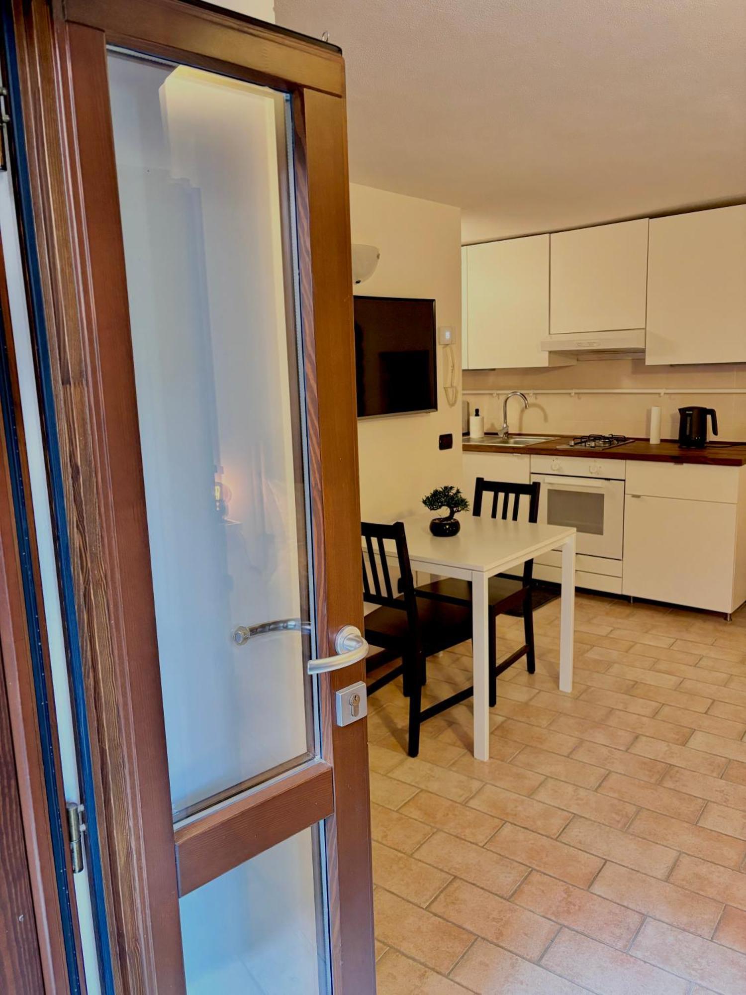 La Vie Est Belle Apartment *